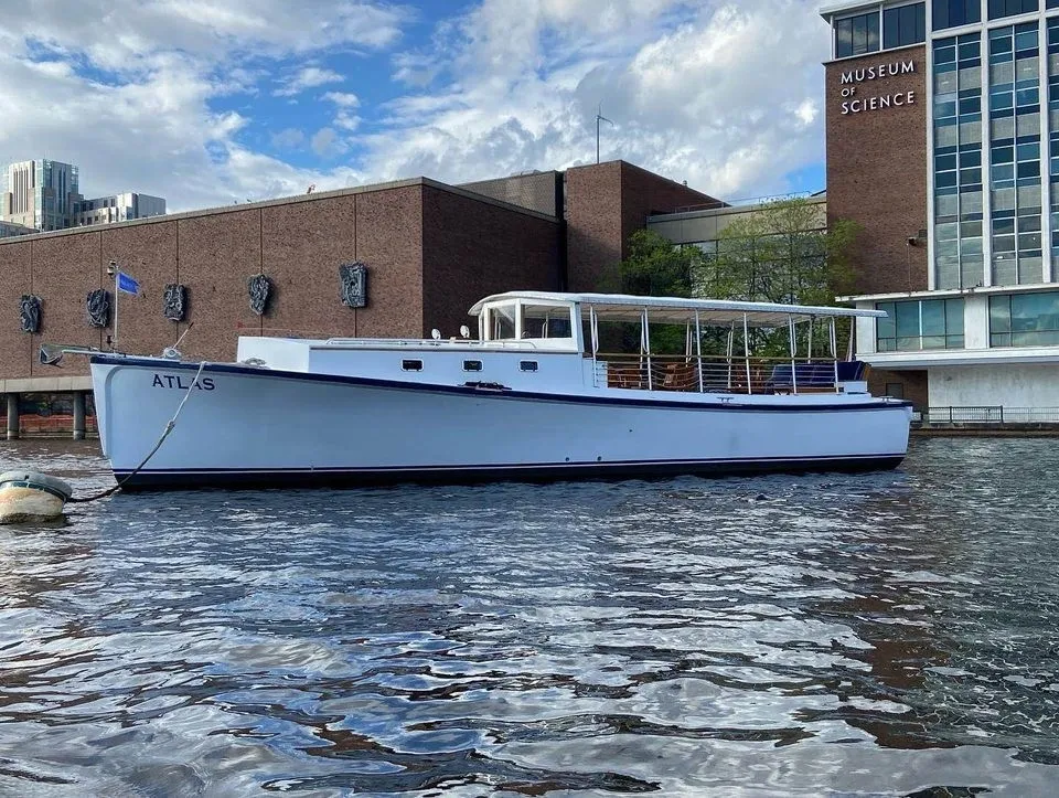 motor-yacht-atlas-boston-harbor